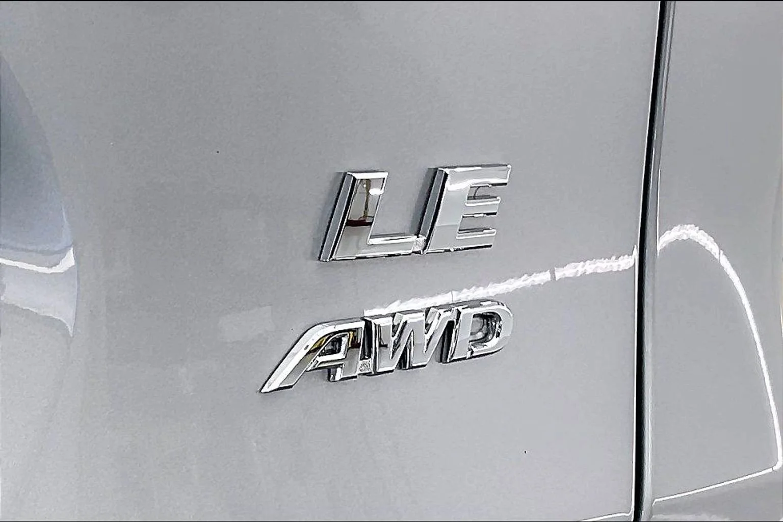 Used 2022 Silver Sky Metallic Toyota LE image 7
