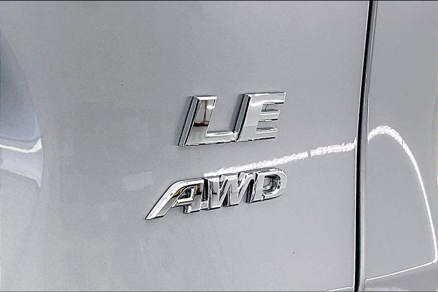 Used 2022 Silver Sky Metallic Toyota LE image 7
