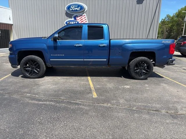 Used 2016 Deep Ocean Blue Metallic Chevrolet LTZ image 9