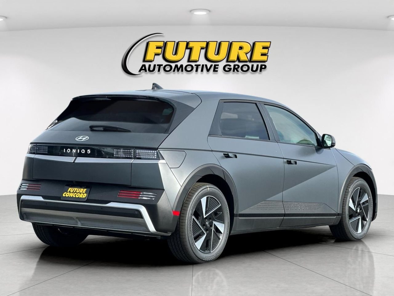 New 2026 Gray Hyundai SEL image 3