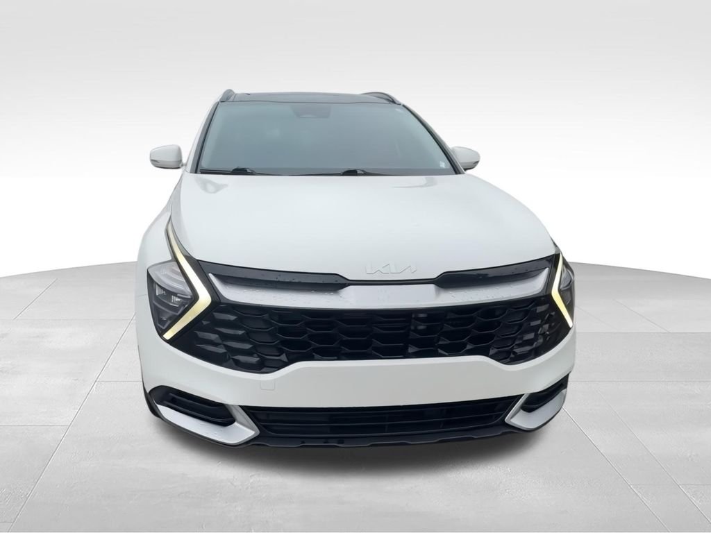 Used 2023 White Kia EX image 3