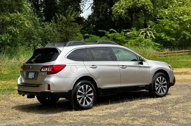 Used 2017 Tungsten Metallic Subaru 3.6R image 9