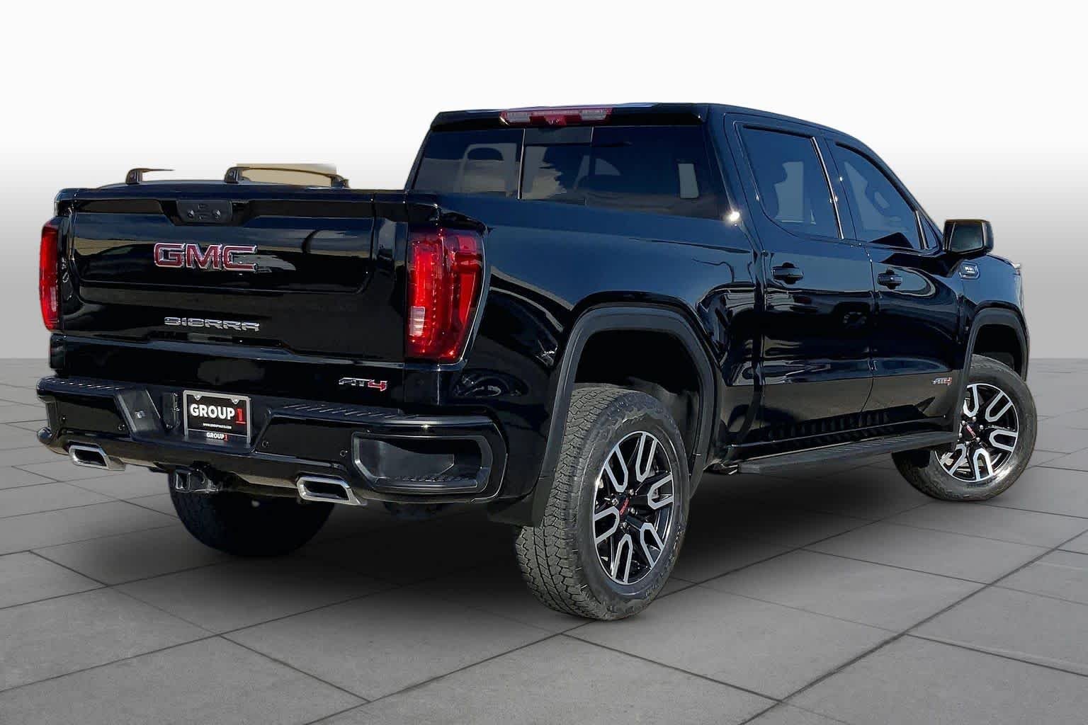 Used 2025 Onyx Black GMC AT4 image 13