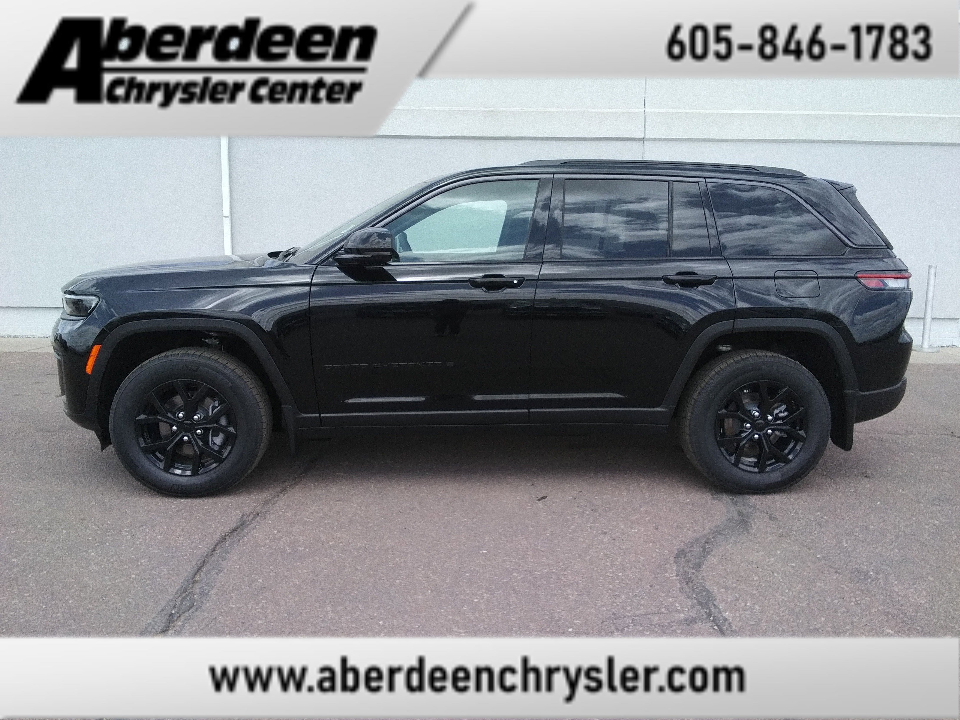 2026 Jeep Grand Cherokee Laredo Altitude 4x4's photo