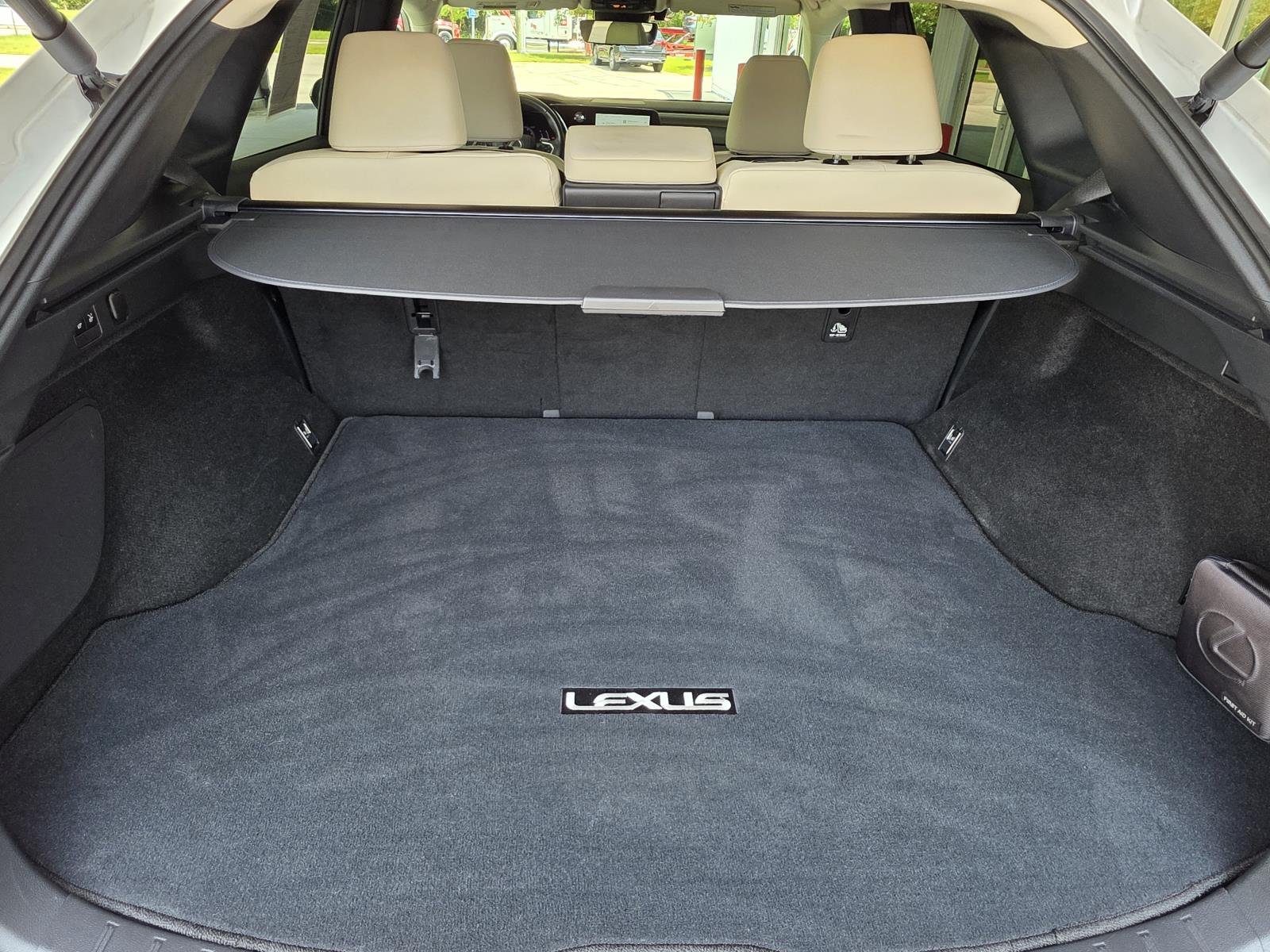 Used 2023 White Pearl Lexus 350 image 13