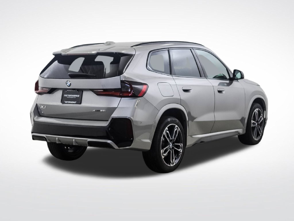 New 2027 Silver Metallic BMW xDrive28i image 5