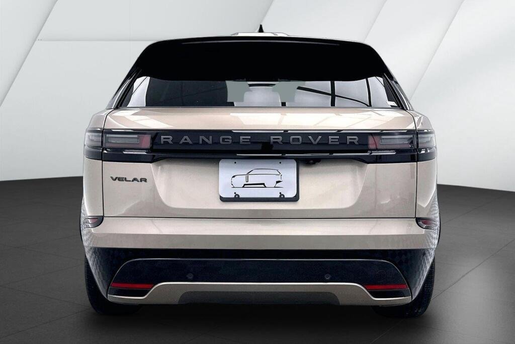 New 2026 Batumi Gold Premium Metallic Land Rover Dynamic SE image 6