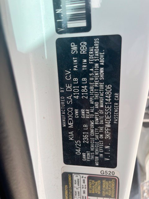Used 2025 White Kia GT-Line image 15