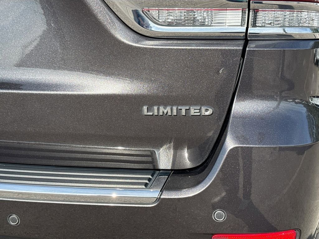 Used 2020 Gray Jeep Limited image 11