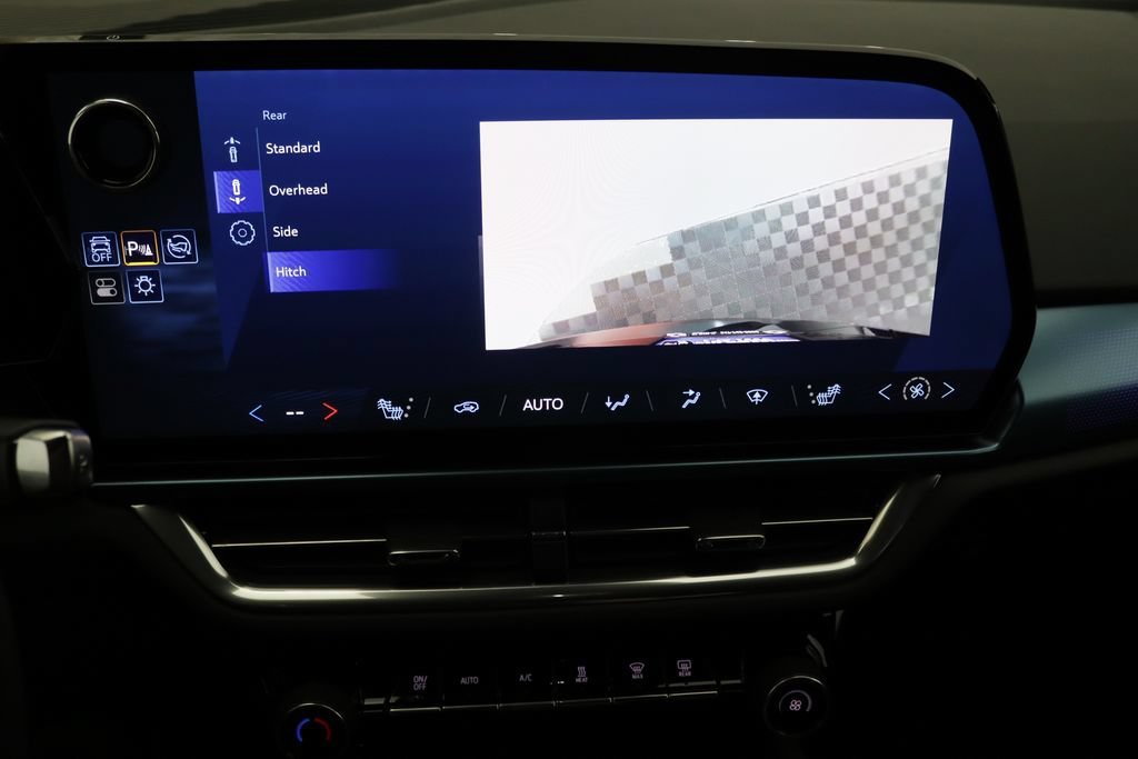 2024 Chevrolet Equinox EV LT - Photo 29