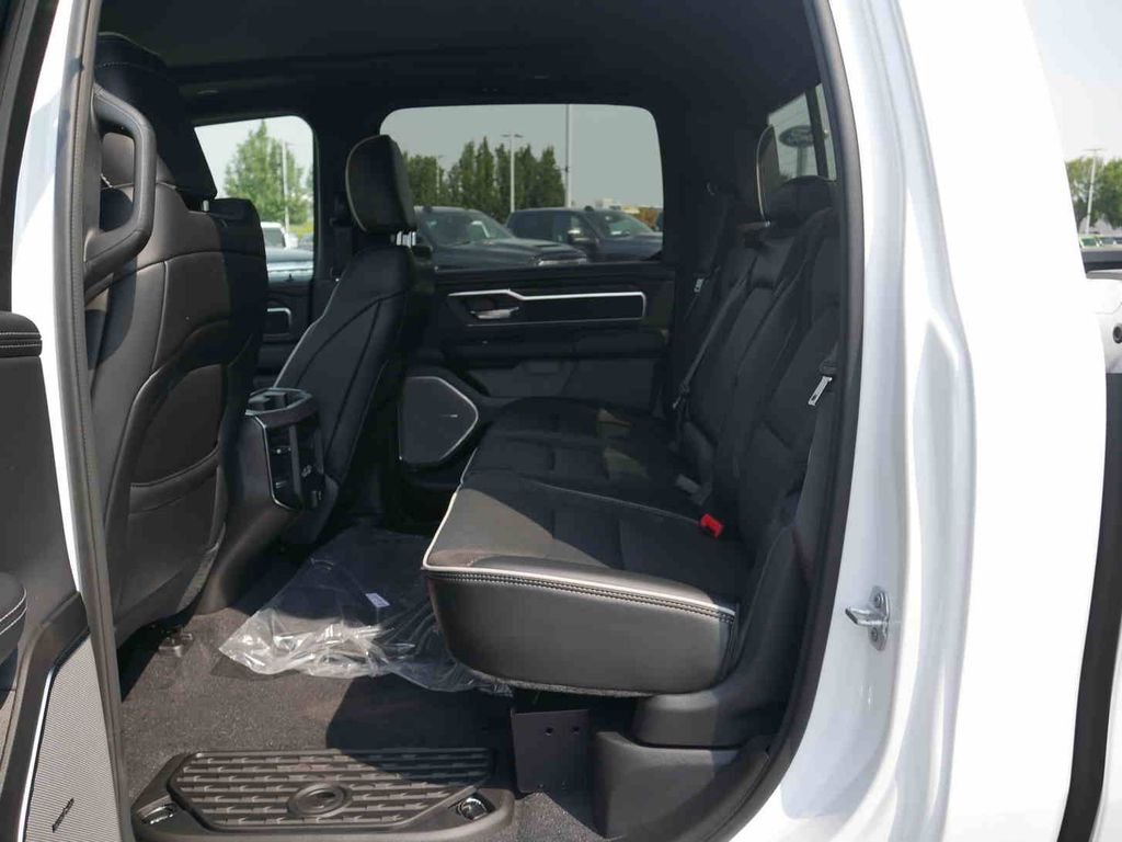 2026 RAM 1500 Laramie - Photo 18