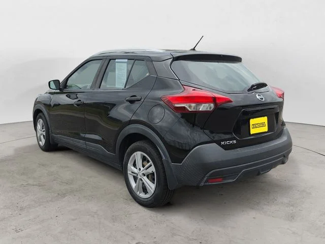Used 2019 Super Black Nissan S image 7