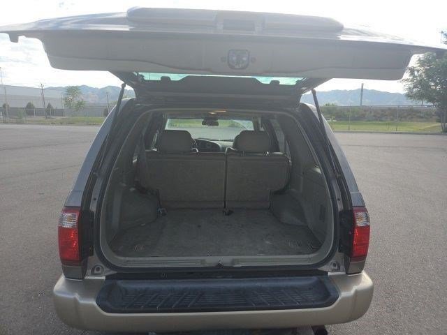 Used 2001 Tan INFINITI Luxury image 16