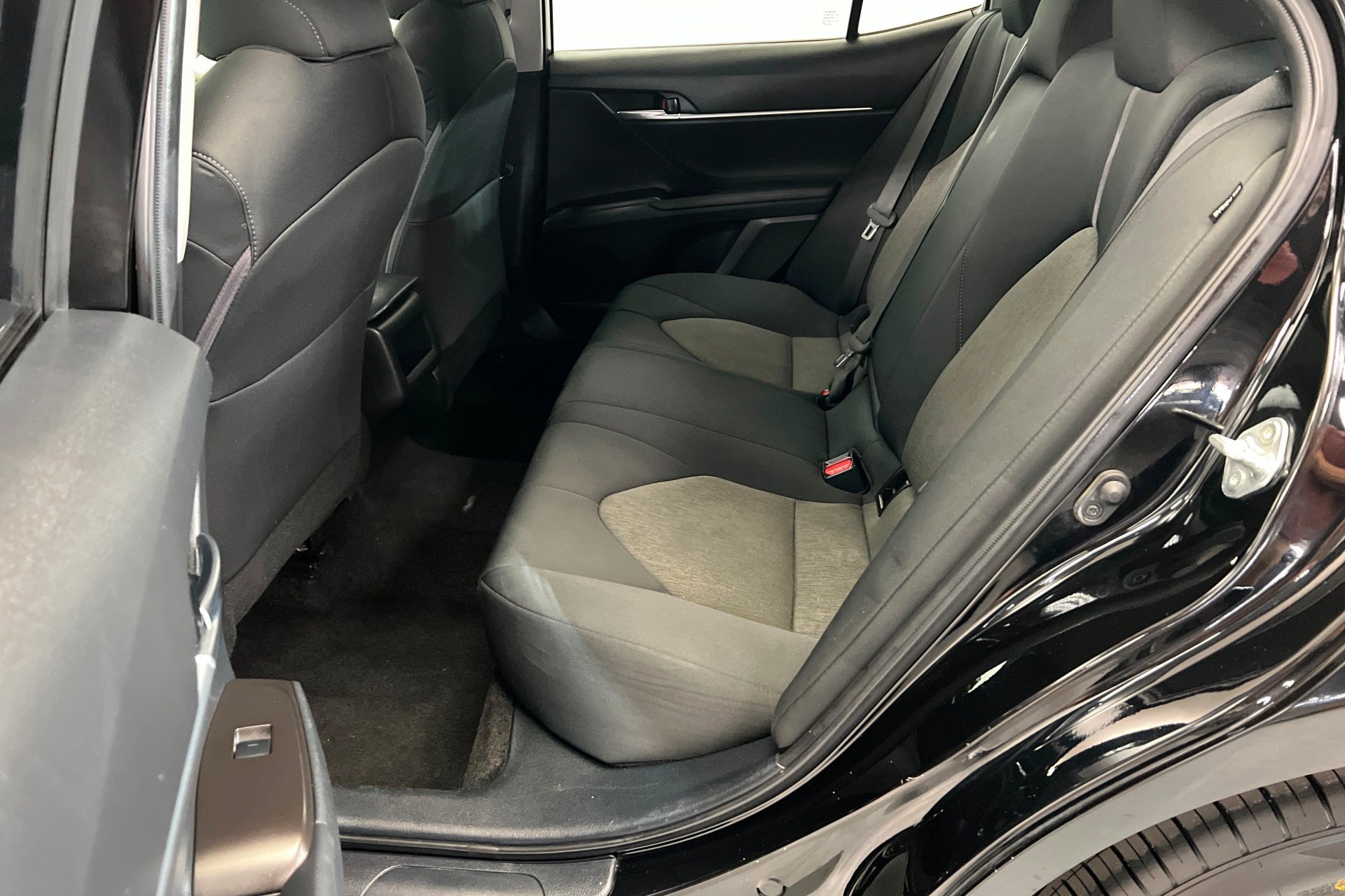 2022 Toyota Camry LE - Photo 22