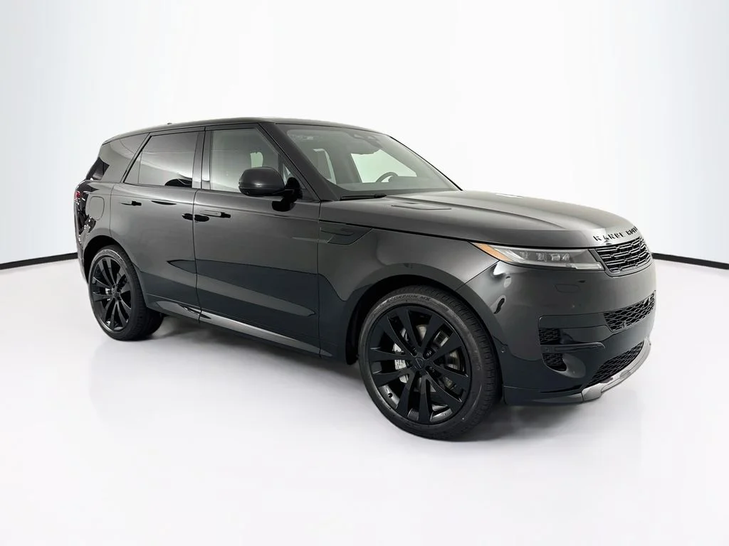 New 2027 Santorini Black Land Rover Dynamic SE image 3