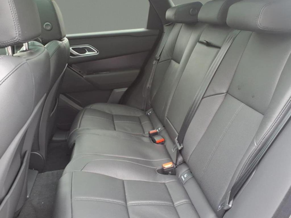 New 2026 Fuji White LAND ROVER Dynamic SE image 4