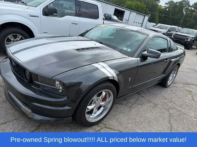 Used 2008 Gray Ford GT Premium image 3