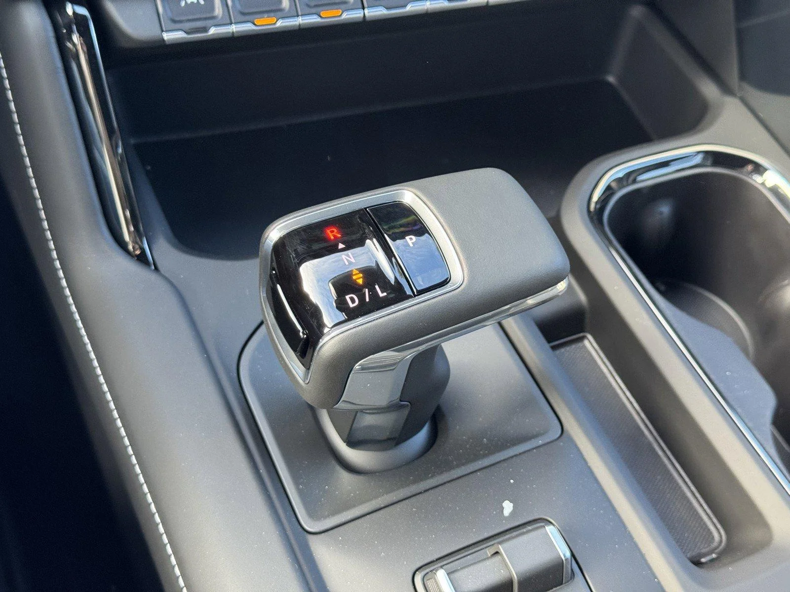 New 2026 Sterling Metallic GMC AT4X image 18