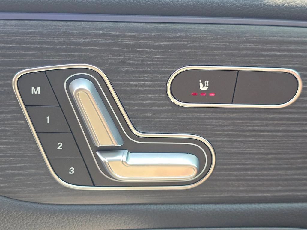 New 2026 Mountain Grey Metallic Mercedes-Benz GLB 250 image 44