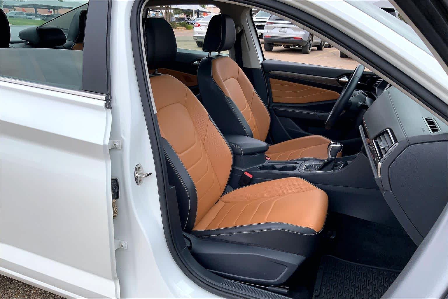 Used 2024 OPAL WHITE PEARL EFFECT Volkswagen SEL image 9