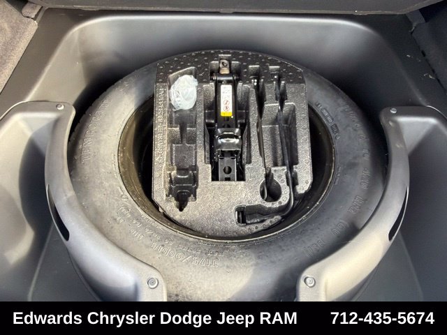 Used 2019 White Jeep Laredo image 33