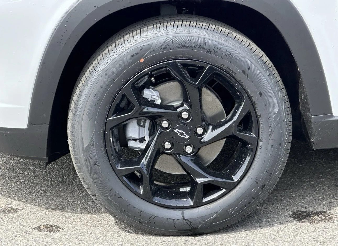 New 2026 Summit White Chevrolet LT image 6