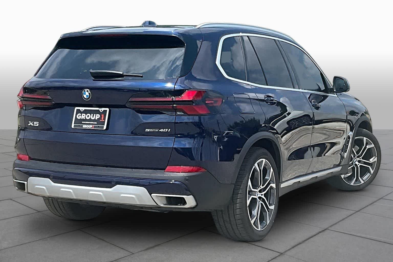 Used 2026 Tanzanite Blue II Metallic BMW sDrive40i image 12