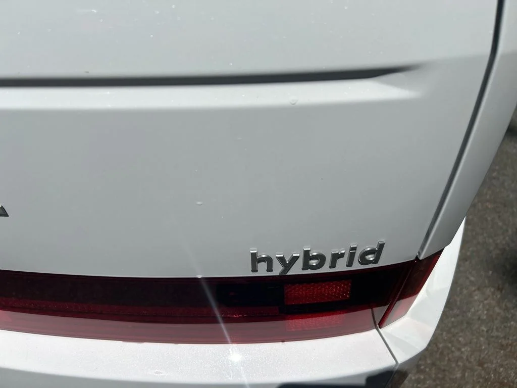 Used 2026 White Hyundai SEL image 11