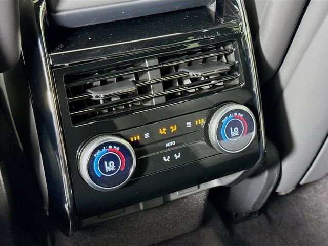 New 2026 Fuji White Land Rover Dynamic SE image 27