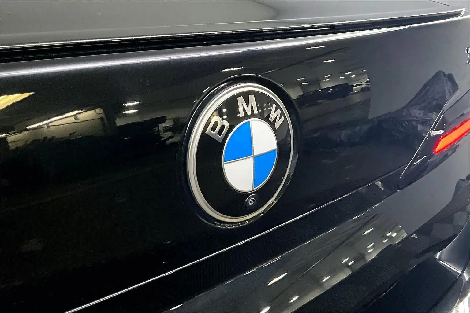 Used 2023 Black Sapphire Metallic BMW 760i xDrive image 31