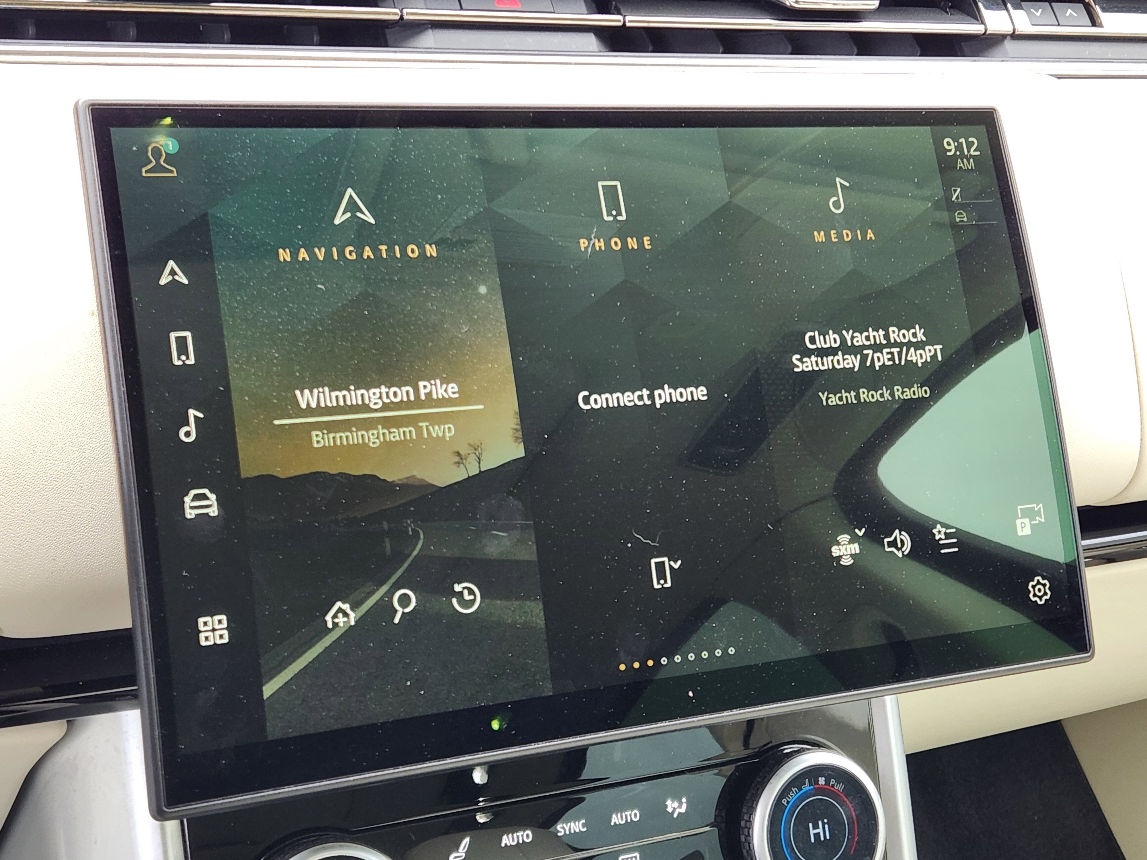 Certified Used 2023 Fuji White Land Rover SE image 21