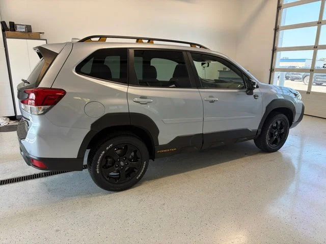 Used 2023 Silver Subaru Wilderness image 9