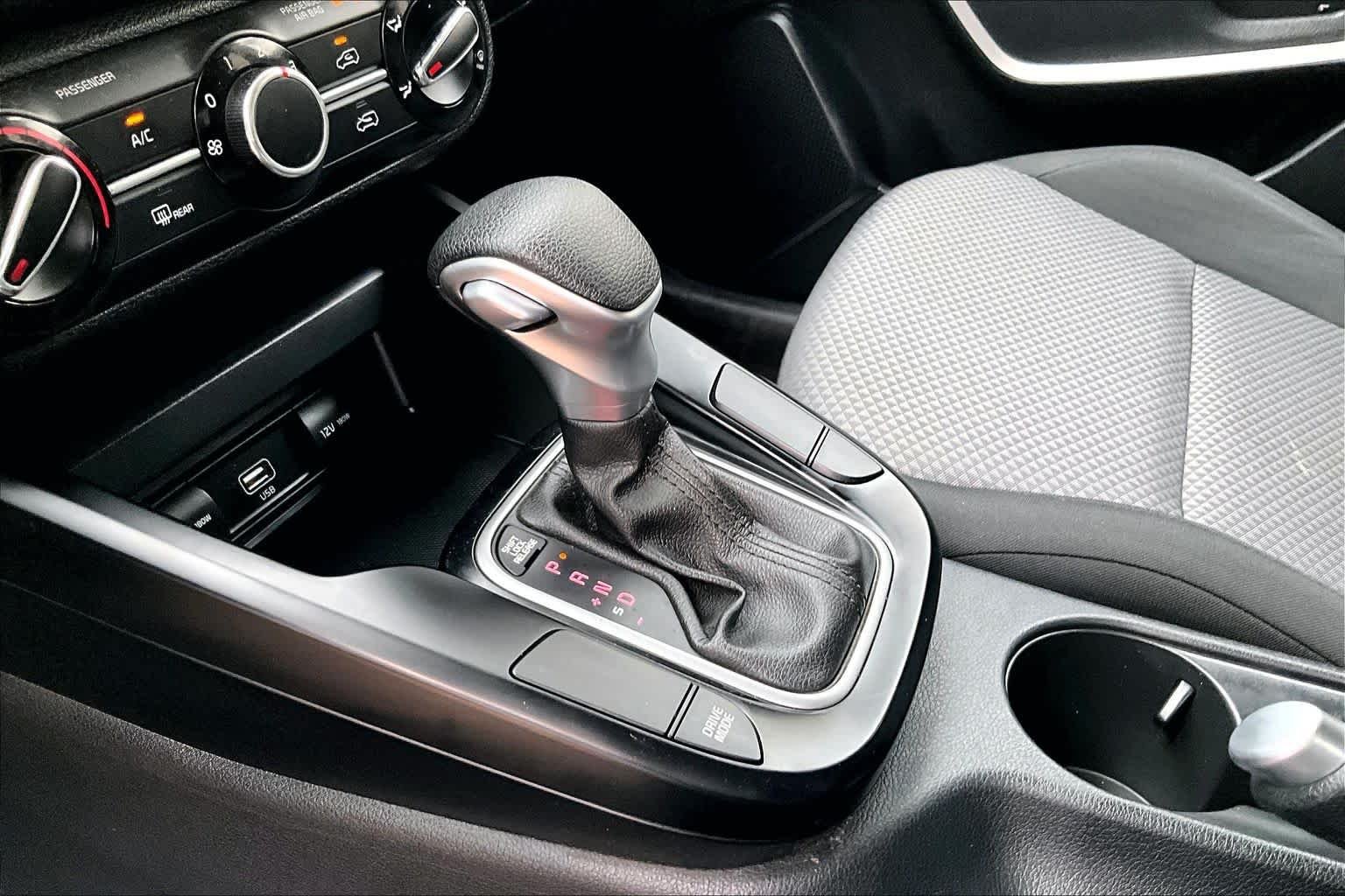 Used 2020 GREY Kia LX image 16
