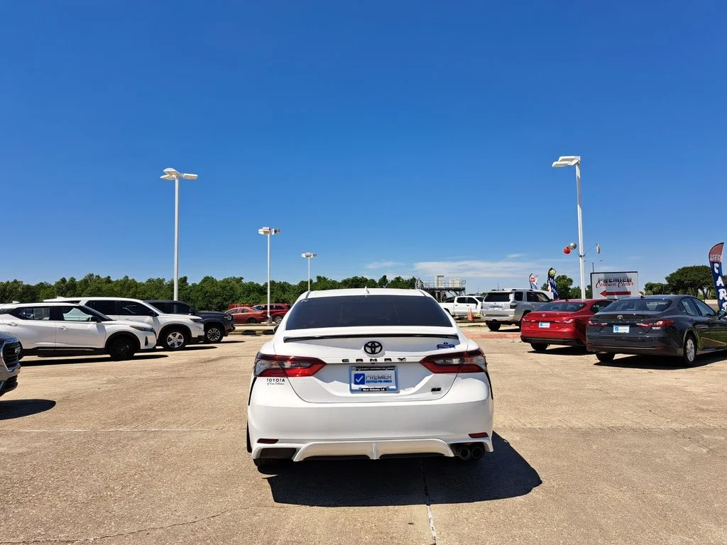 2024 Toyota Camry SE - Photo 6