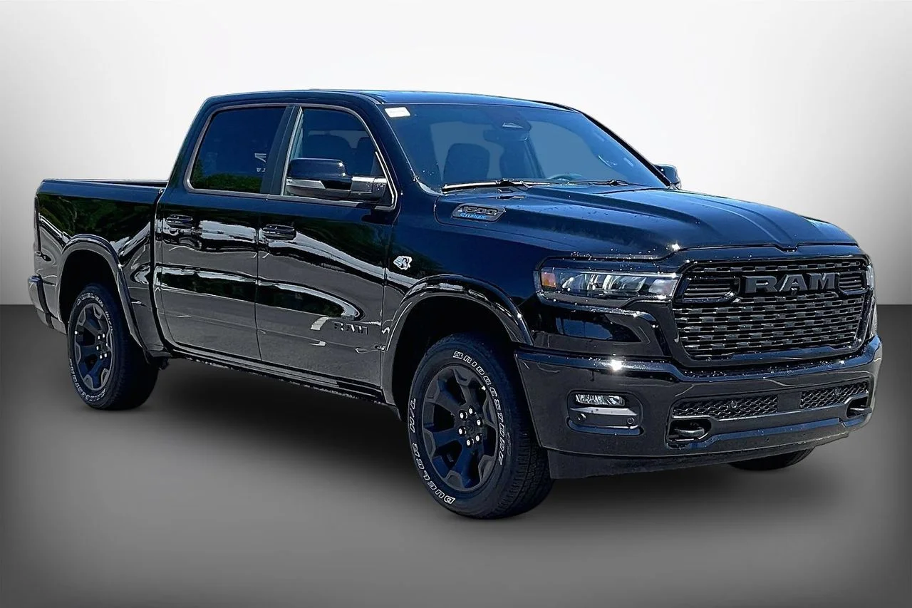 New 2026 Diamond Black Crystal Pearl-Coat Exterior Paint RAM Big Horn/Lone Star image 2