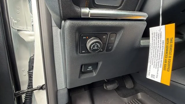 New 2027 Star White Metallic Tri-Coat Ford Tremor® image 32