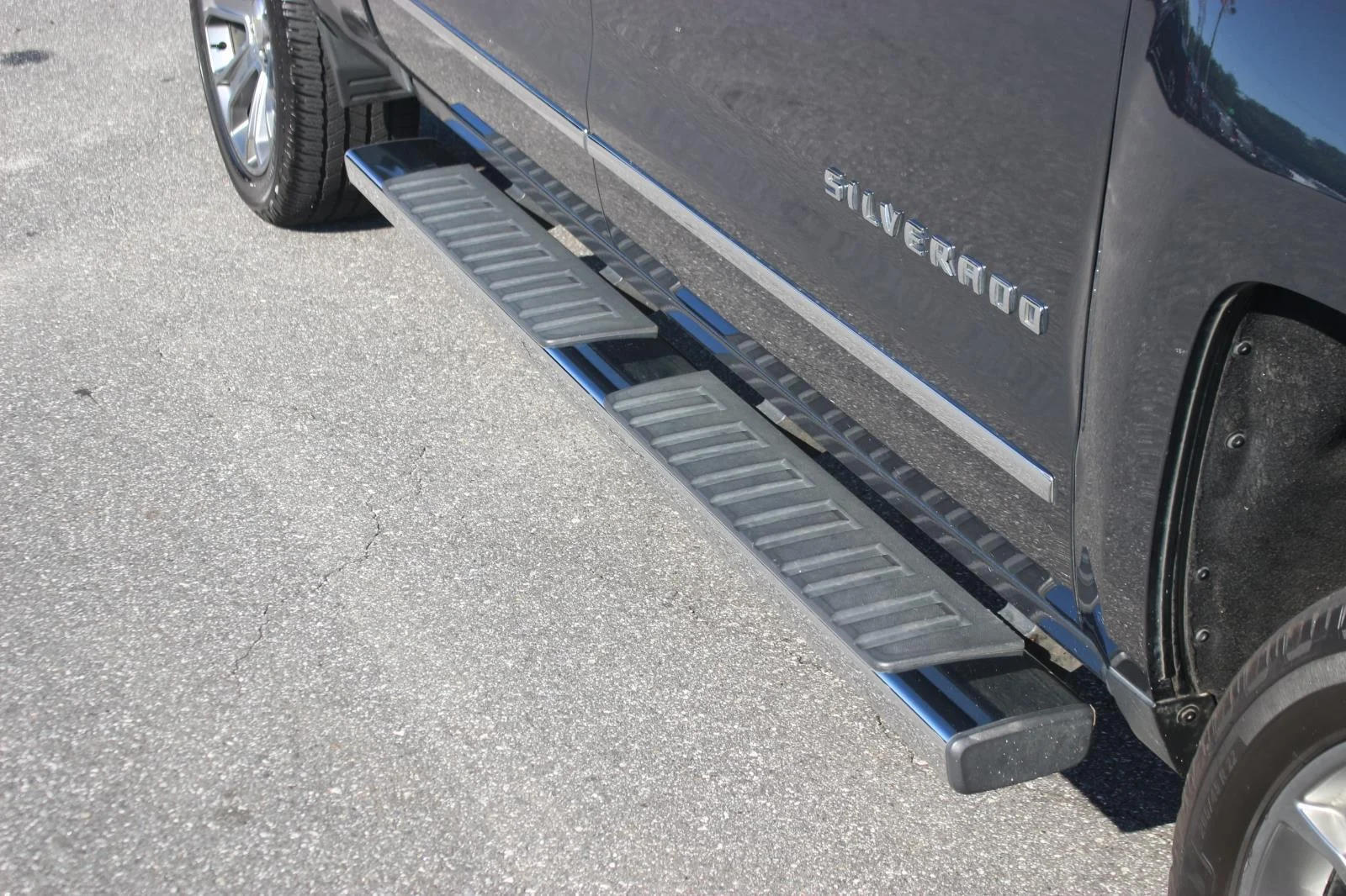 Used 2018 GRAPHITE METALLIC Chevrolet LTZ image 10