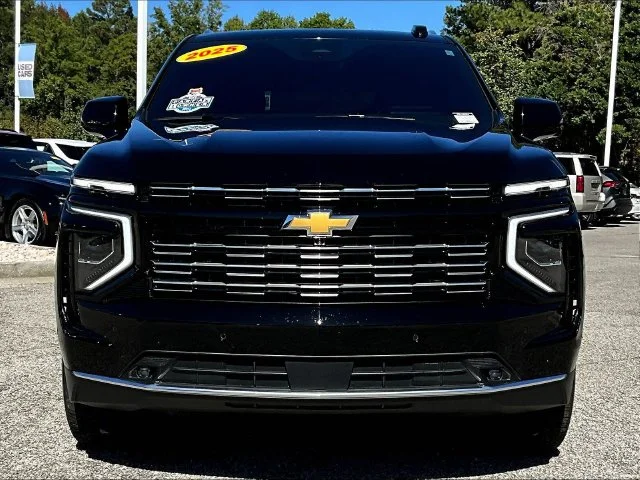 Used 2025 Black Chevrolet High Country image 2