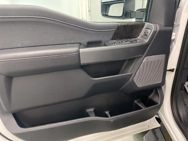 New 2026 Star White Metallic Tri-Coat Ford F-250® Lariat® image 37