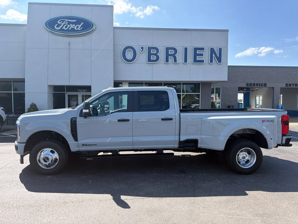 New 2026 Avalanche Ford F-350® XL image 2