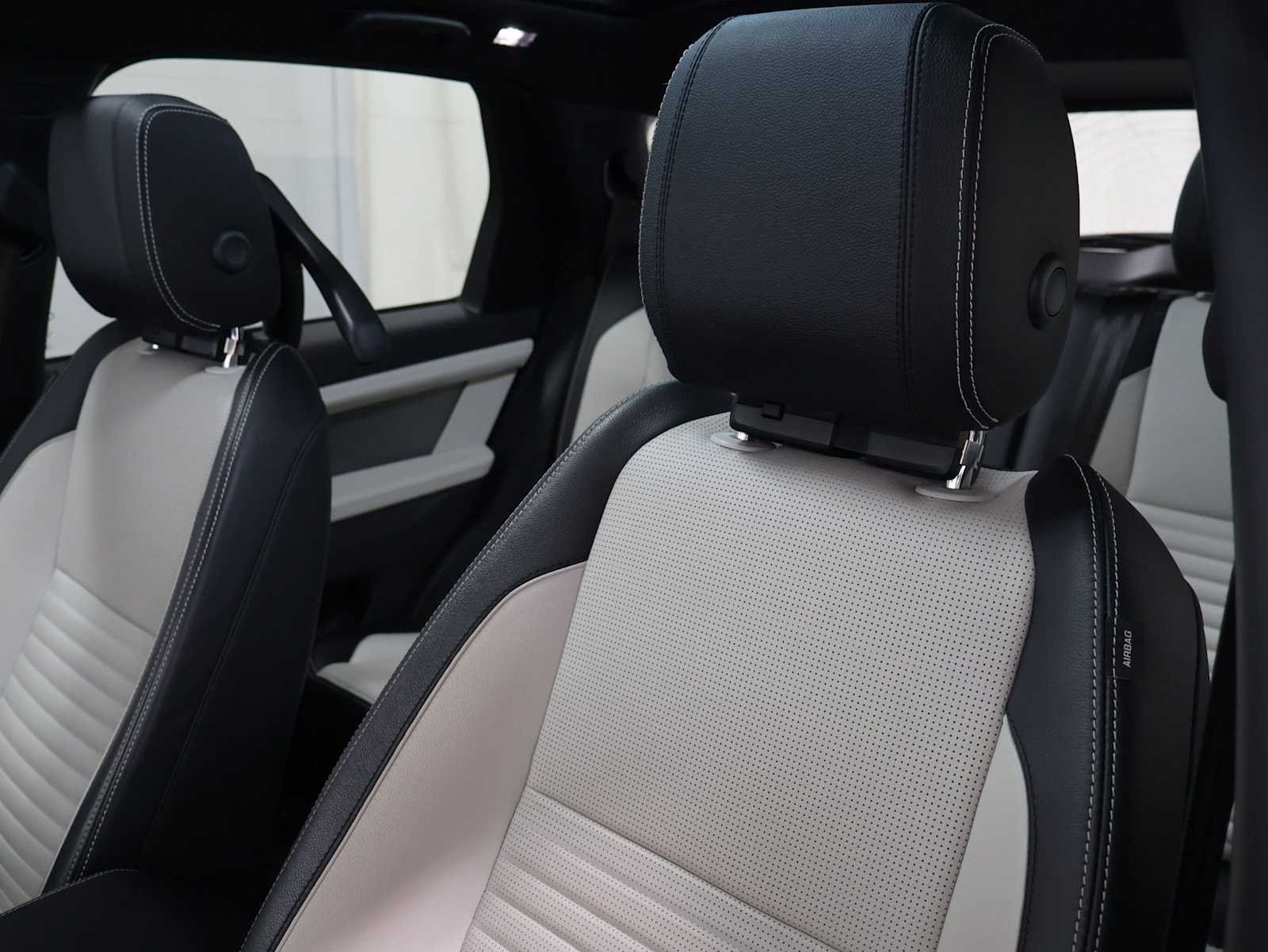 Used 2022  Land Rover S R-Dynamic image 18