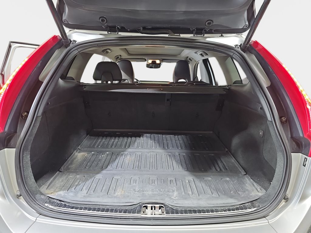 Used 2015 Silver Volvo T6 image 14
