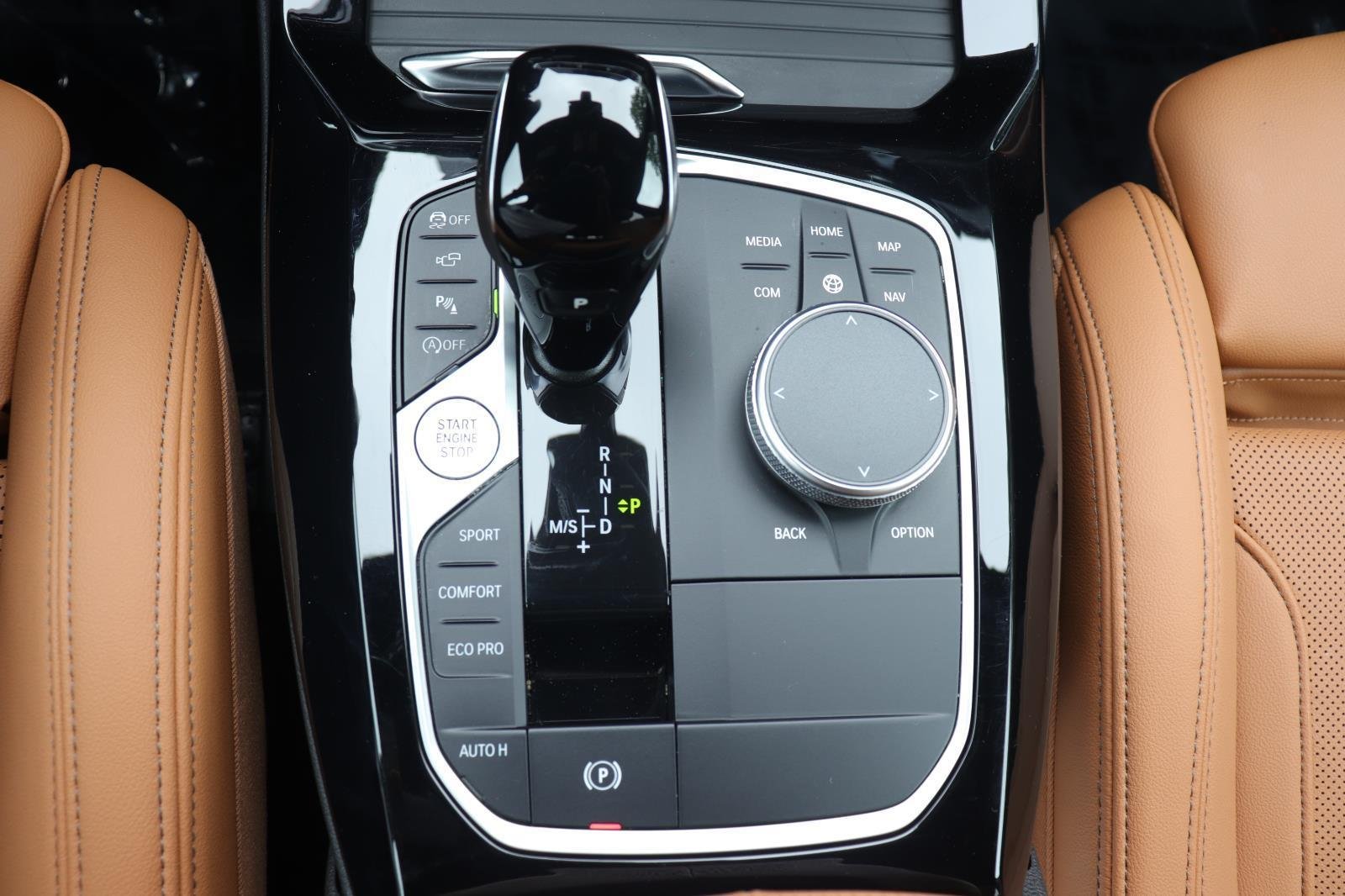 Used 2024 Skyscraper Grey Metallic BMW sDrive30i image 36