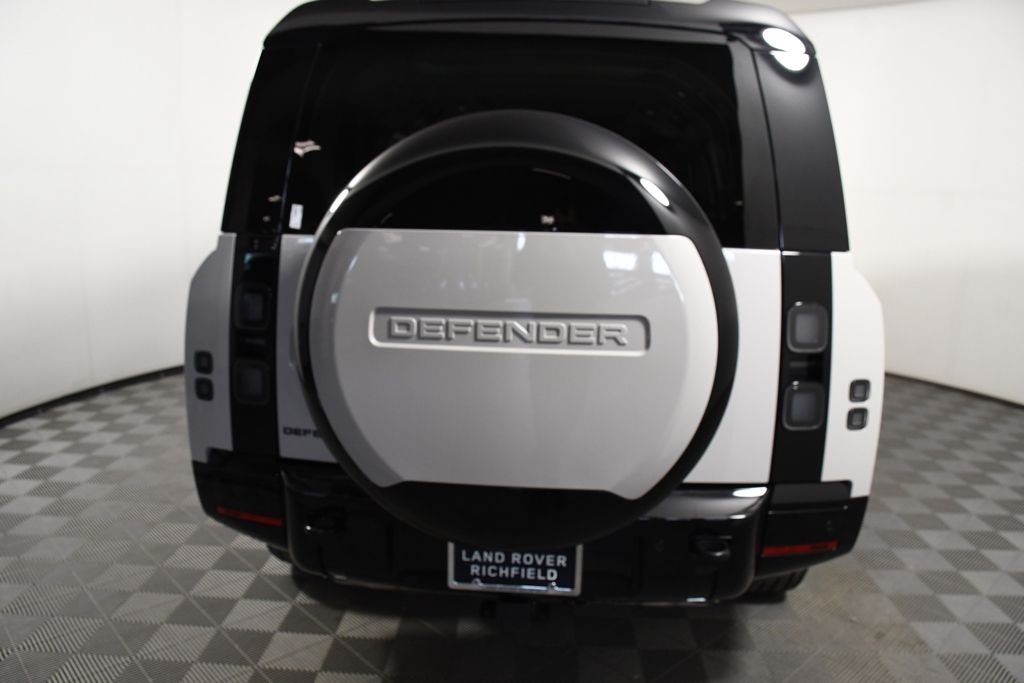 New 2026 Borasco Grey Land Rover X-Dynamic SE image 5