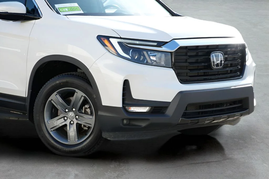Used 2023 White Honda RTL-E image 3