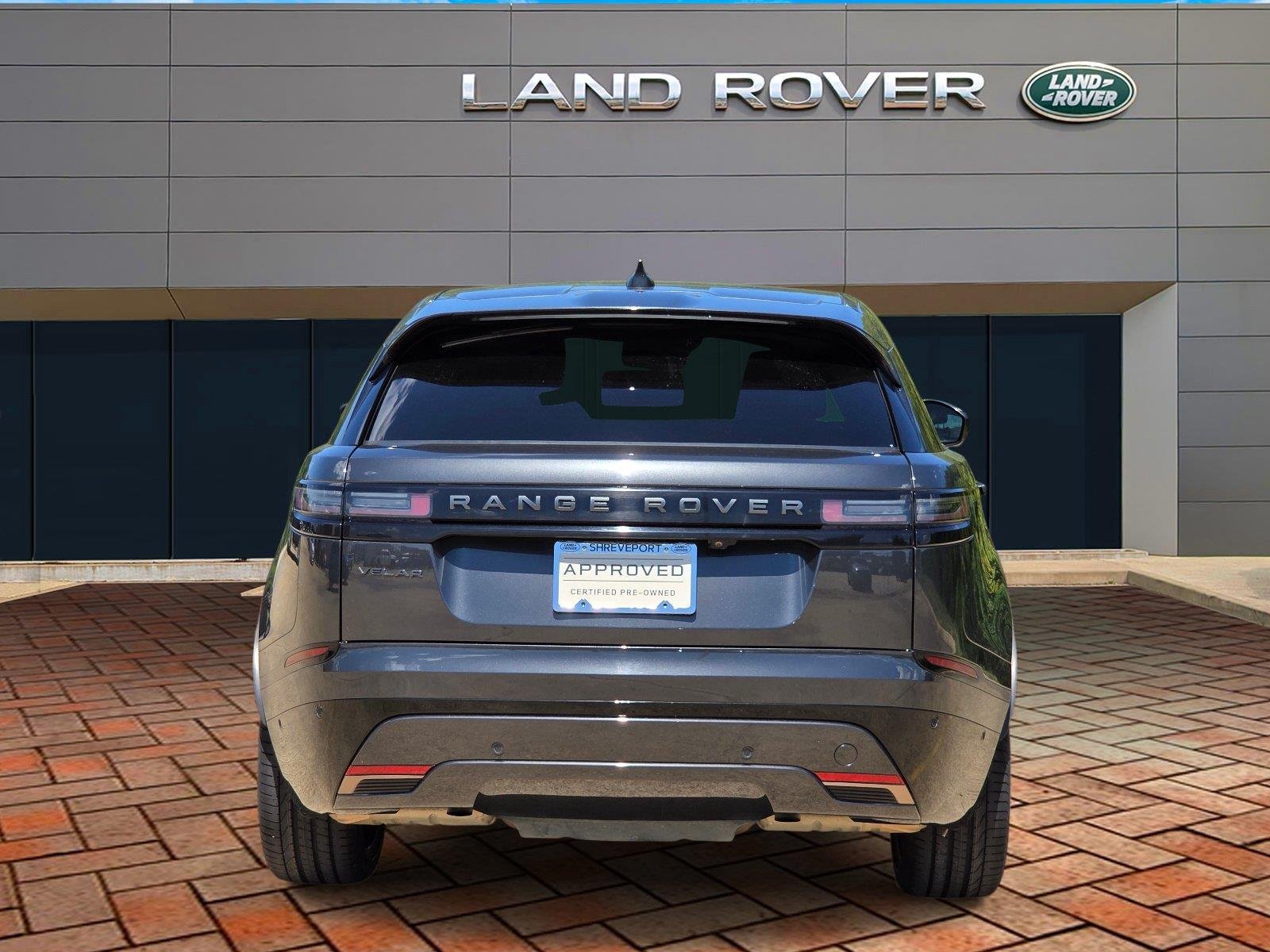 Used 2024 Arroios Grey Metallic Land Rover Dynamic SE image 5