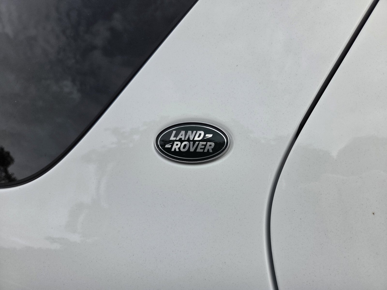 New 2025 Fuji White Land Rover P250 S image 15