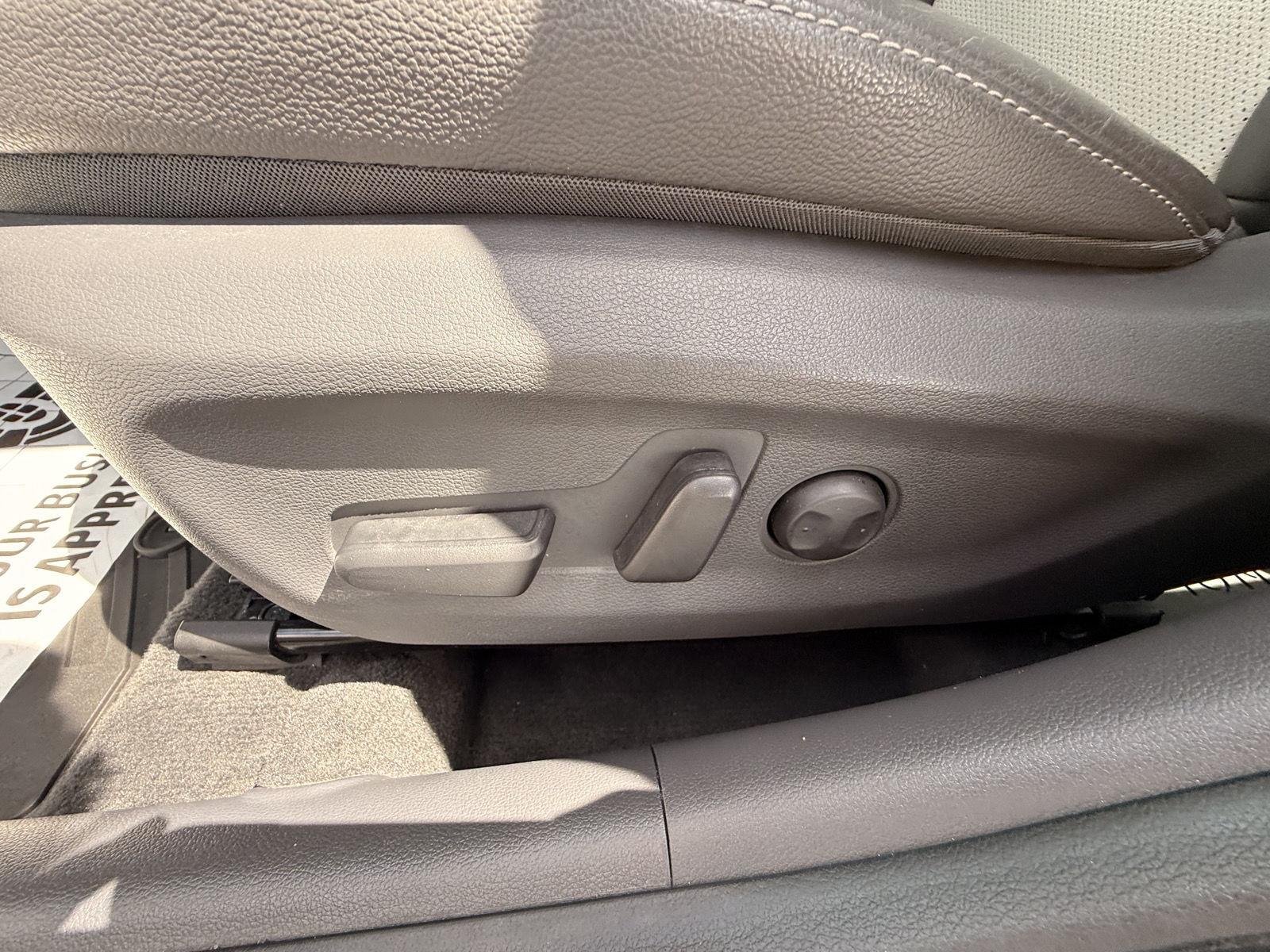 Used 2020 Ceramic White Hyundai Limited image 15