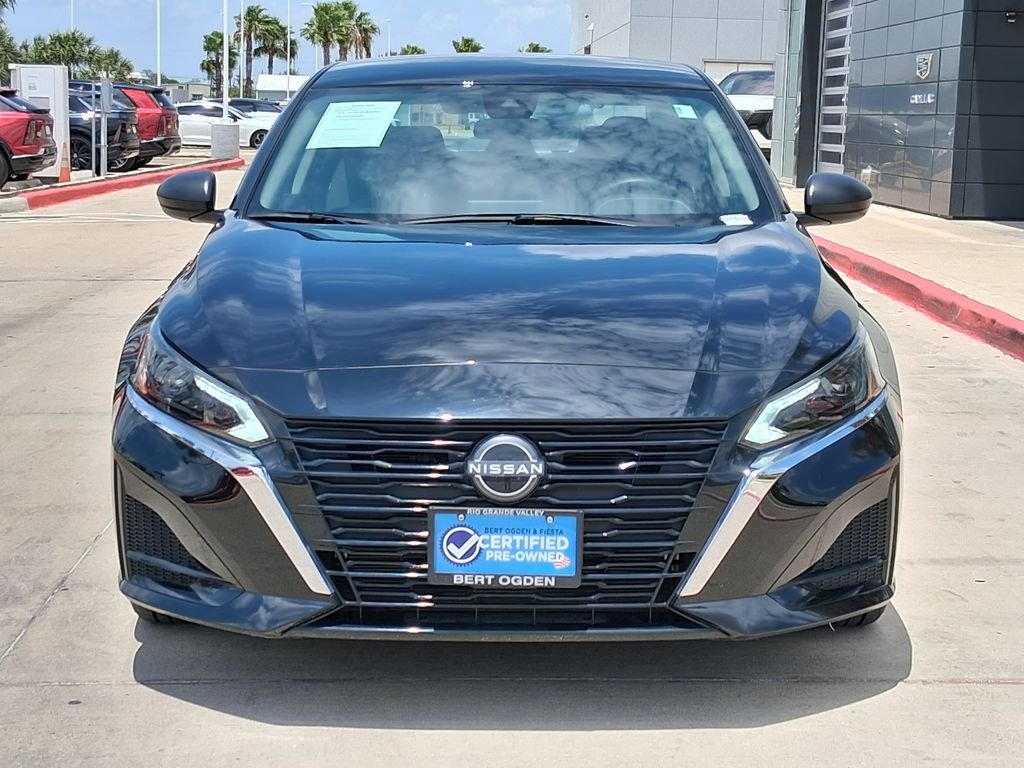 Used 2025 Black Nissan 2.5 S image 2