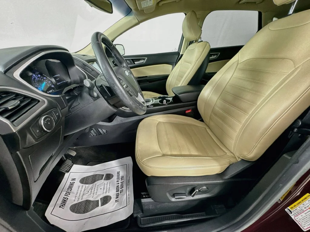 Used 2018 Red Ford SEL image 25